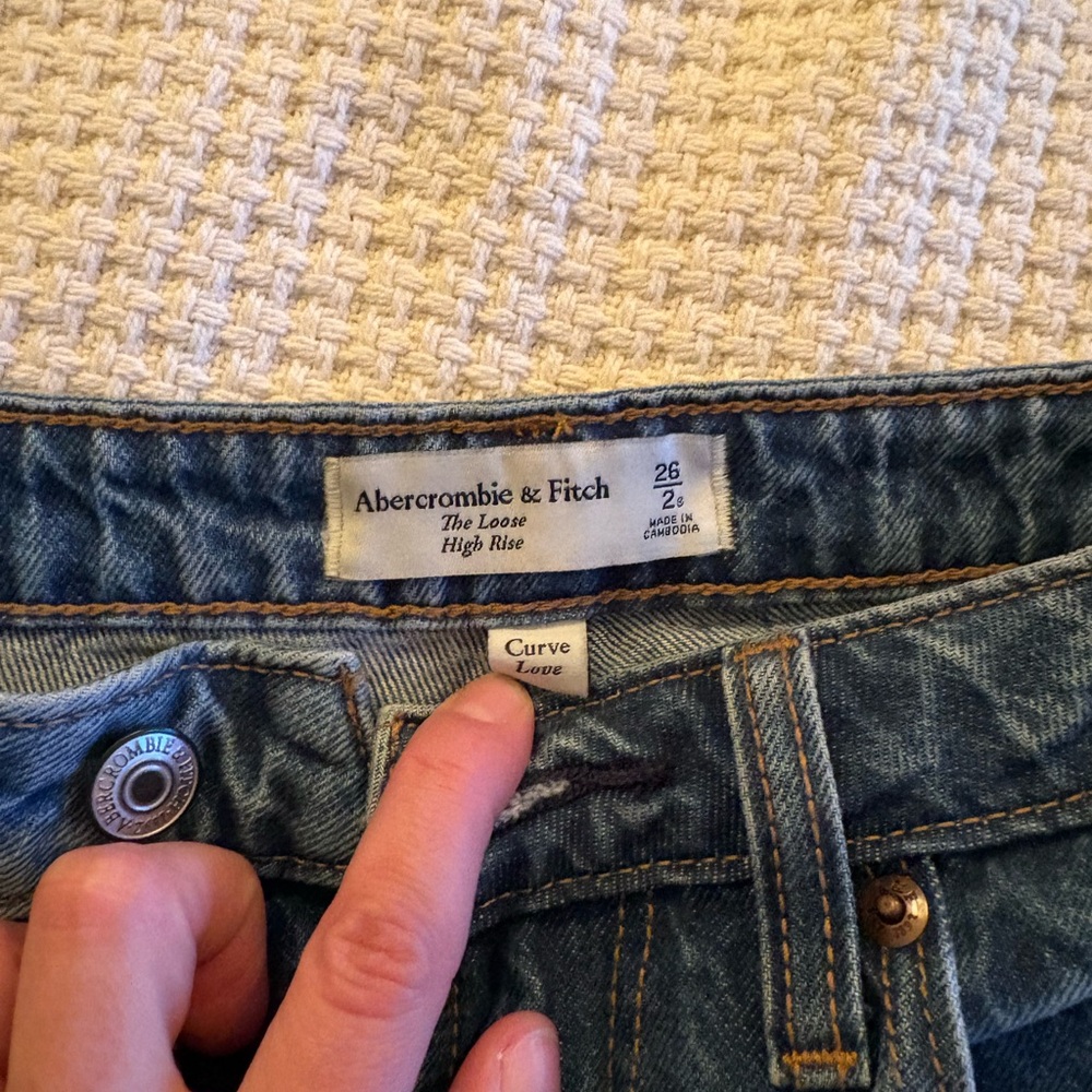 Abercrombie & Fitch loose high rise curve love